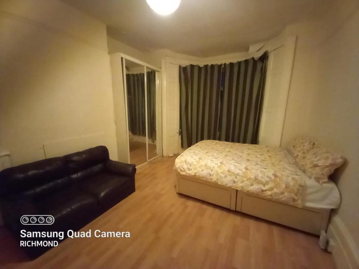 לונדון Elmdene Road - Large Room מראה חיצוני תמונה