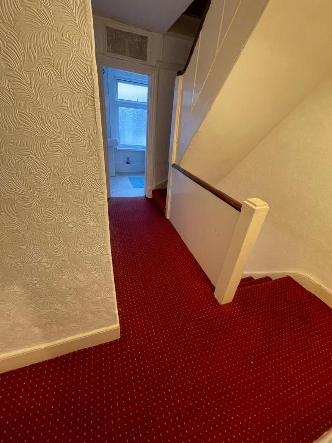 לונדון Elmdene Road - Large Room מראה חיצוני תמונה